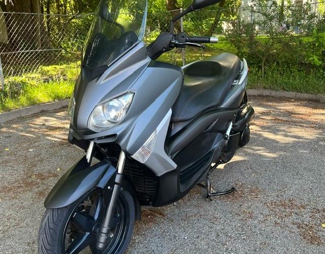 YAMAHA X-MAX 250 ABS