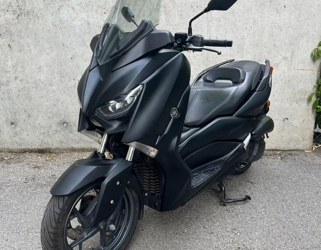 YAMAHA X-MAX 125 ABS