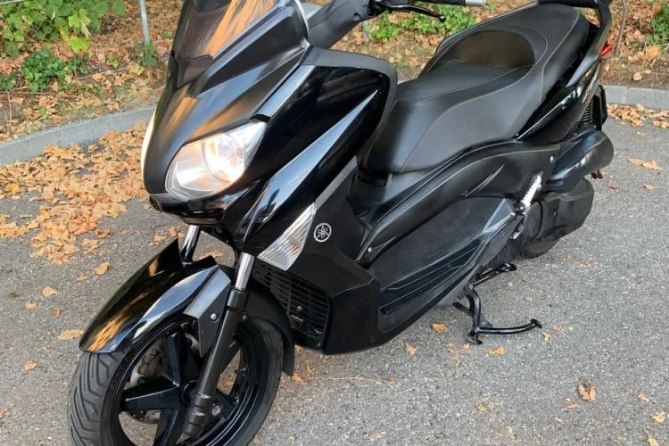 YAMAHA X-MAX 125 ABS